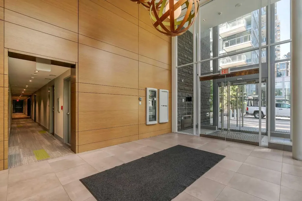 118 Waterfront Court SW Calgary AB T2P 1K8