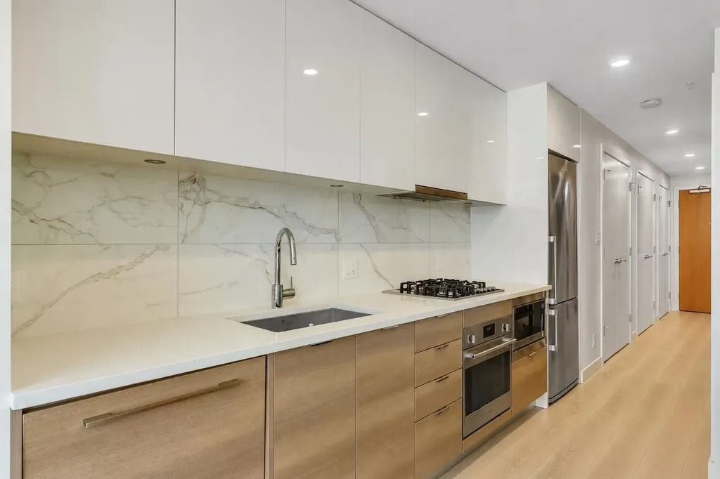 118 Waterfront Court SW Calgary AB T2P 1K8
