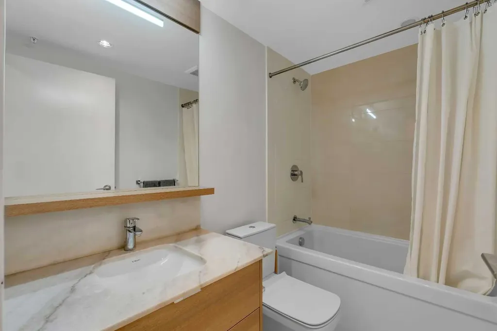 118 Waterfront Court SW Calgary AB T2P 1K8