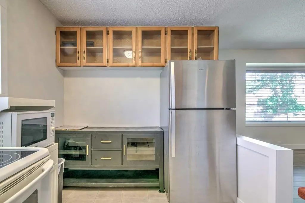 735 17 Street N Lethbridge AB T1H 3E2