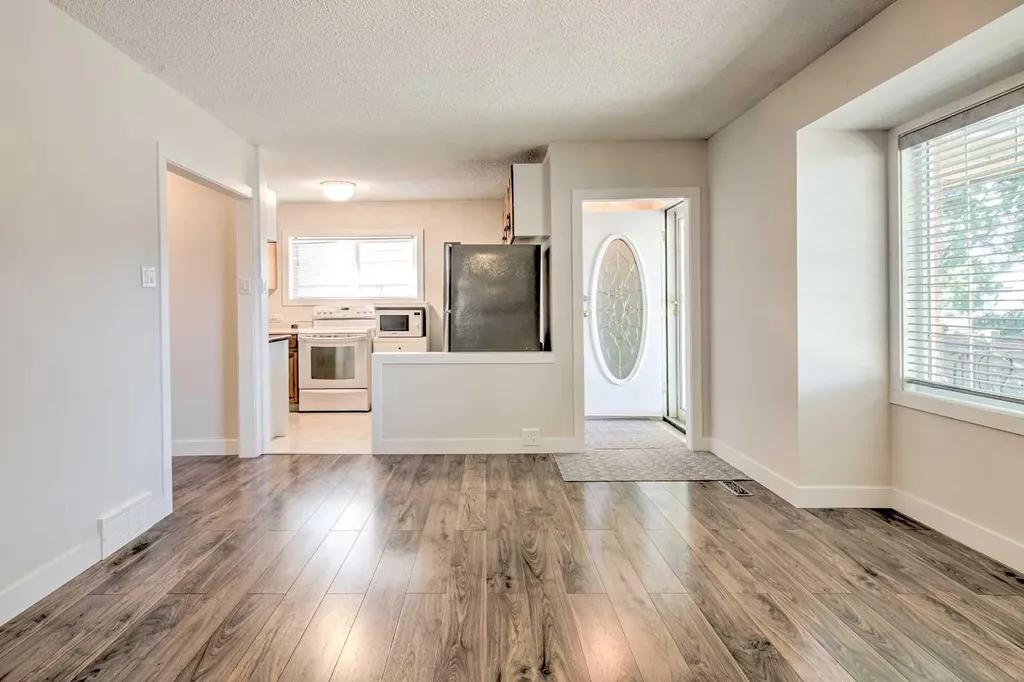 735 17 Street N Lethbridge AB T1H 3E2