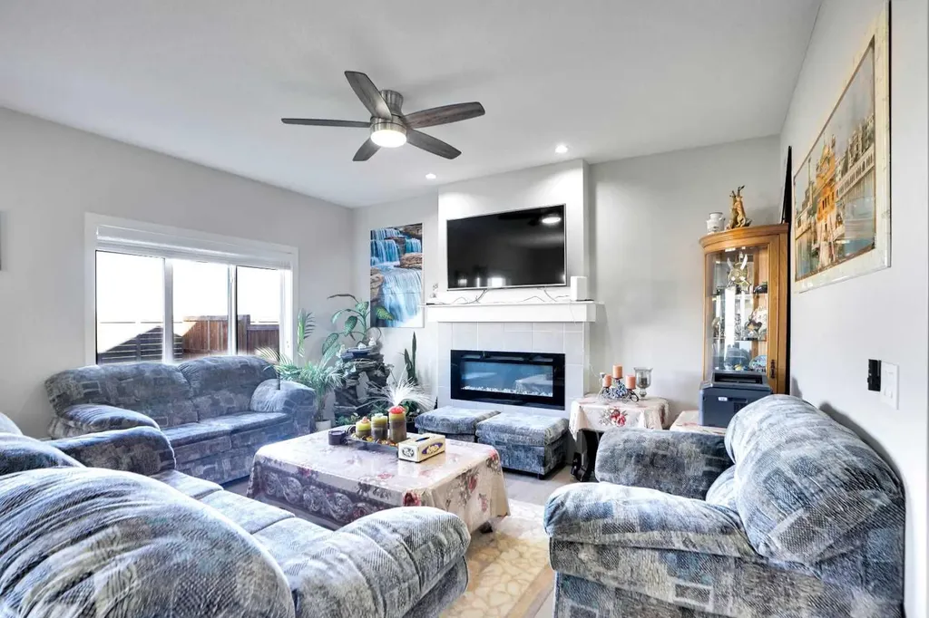 99 Savanna Way NE Calgary AB T3J 0Y6