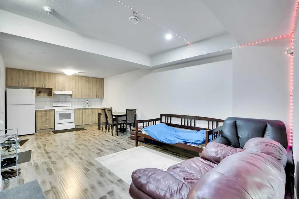 99 Savanna Way NE Calgary AB T3J 0Y6