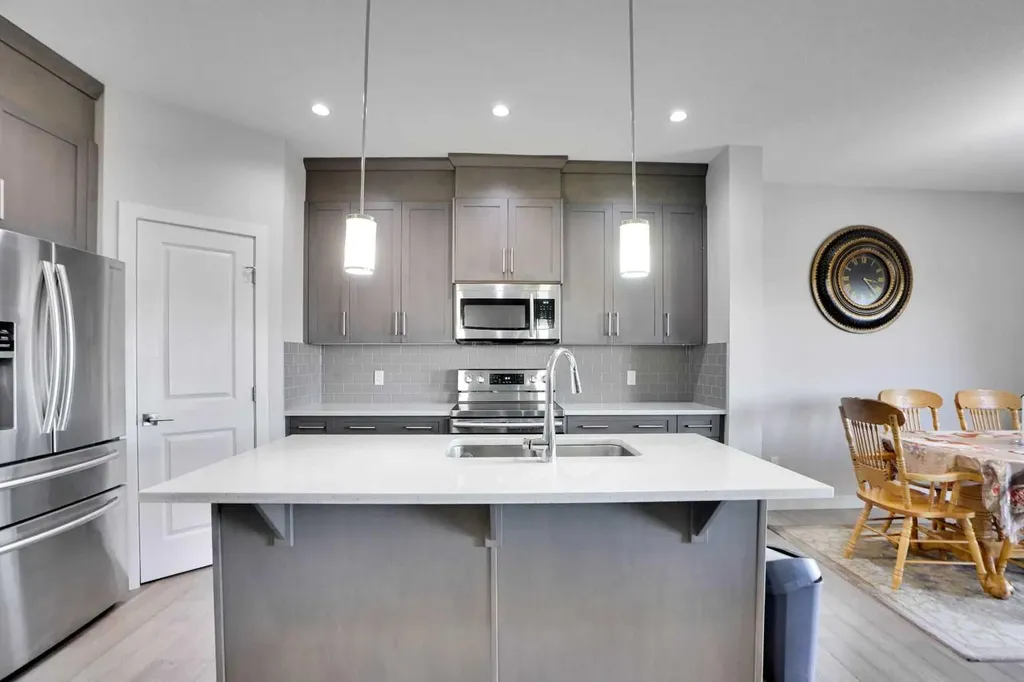 99 Savanna Way NE Calgary AB T3J 0Y6
