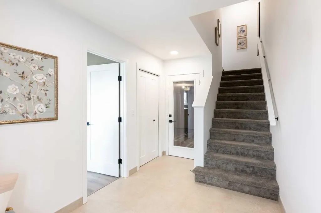 86 Heirloom Passage SE Calgary AB T3S 1H2