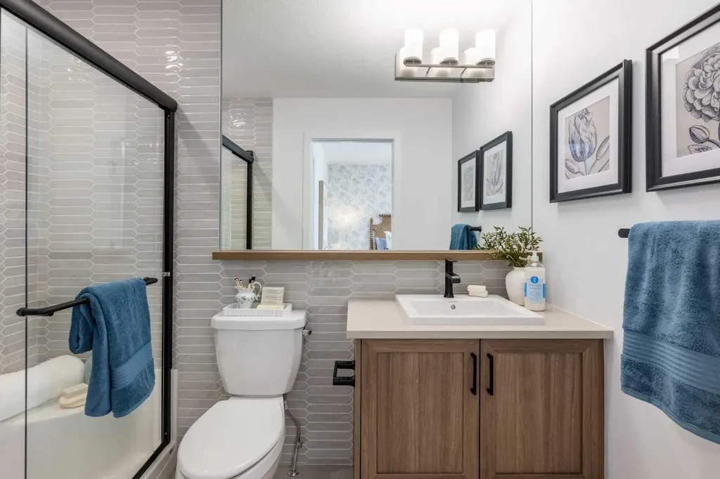 86 Heirloom Passage SE Calgary AB T3S 1H2
