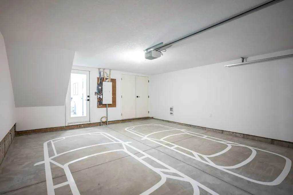86 Heirloom Passage SE Calgary AB T3S 1H2