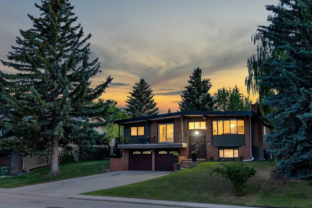 4143 Varsity Road NW Calgary AB T3B 2Y5