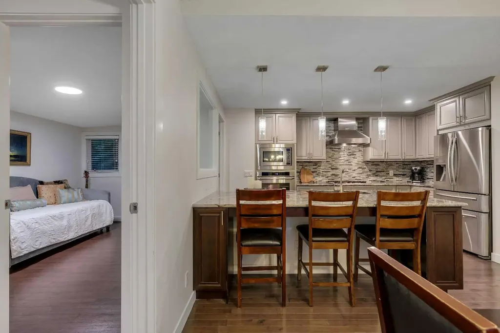4143 Varsity Road NW Calgary AB T3B 2Y5