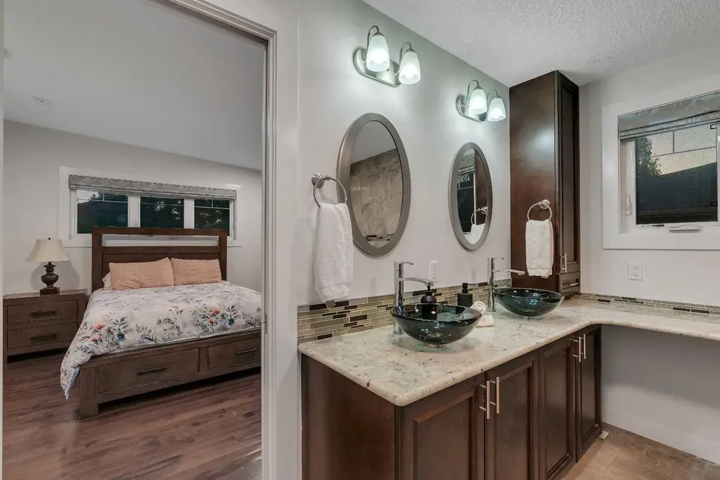 4143 Varsity Road NW Calgary AB T3B 2Y5