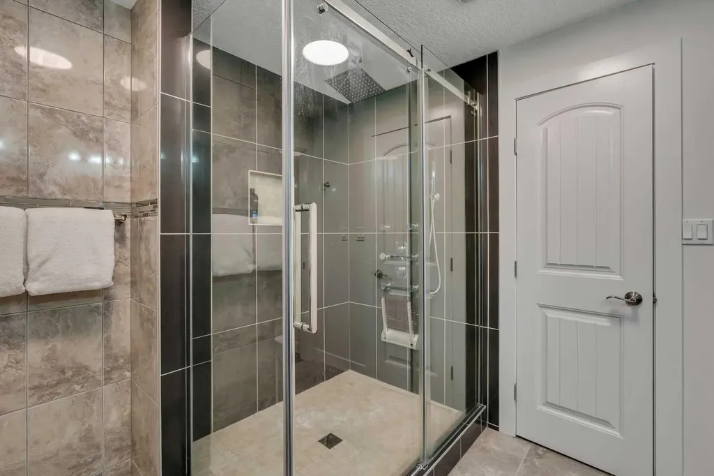 4143 Varsity Road NW Calgary AB T3B 2Y5