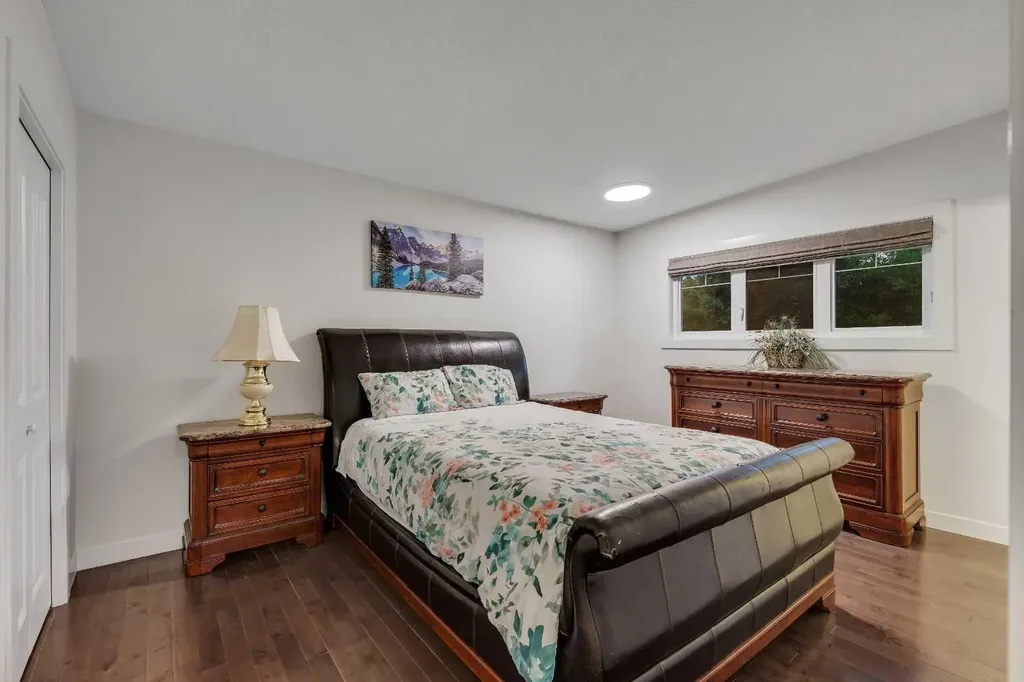 4143 Varsity Road NW Calgary AB T3B 2Y5