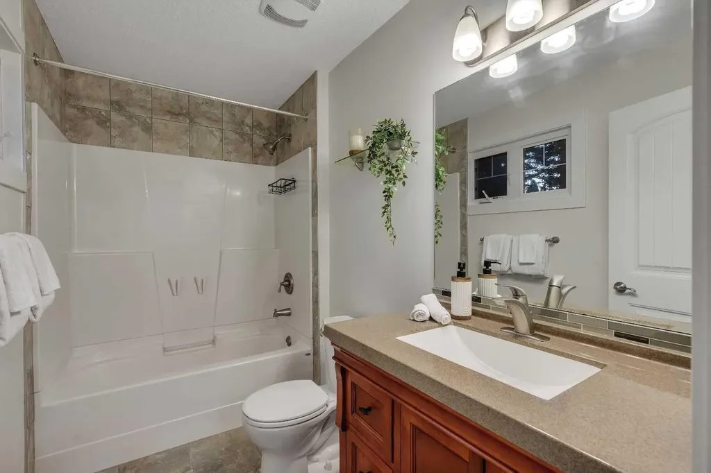 4143 Varsity Road NW Calgary AB T3B 2Y5