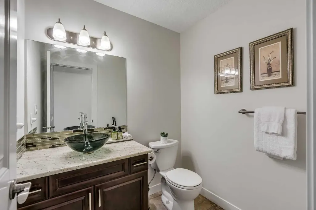 4143 Varsity Road NW Calgary AB T3B 2Y5