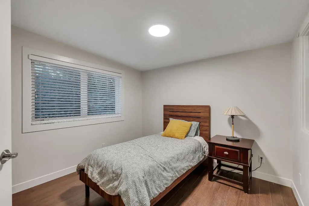 4143 Varsity Road NW Calgary AB T3B 2Y5
