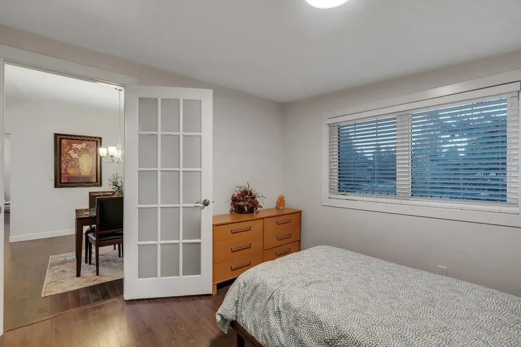 4143 Varsity Road NW Calgary AB T3B 2Y5