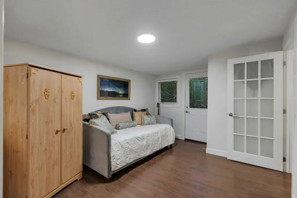 4143 Varsity Road NW Calgary AB T3B 2Y5