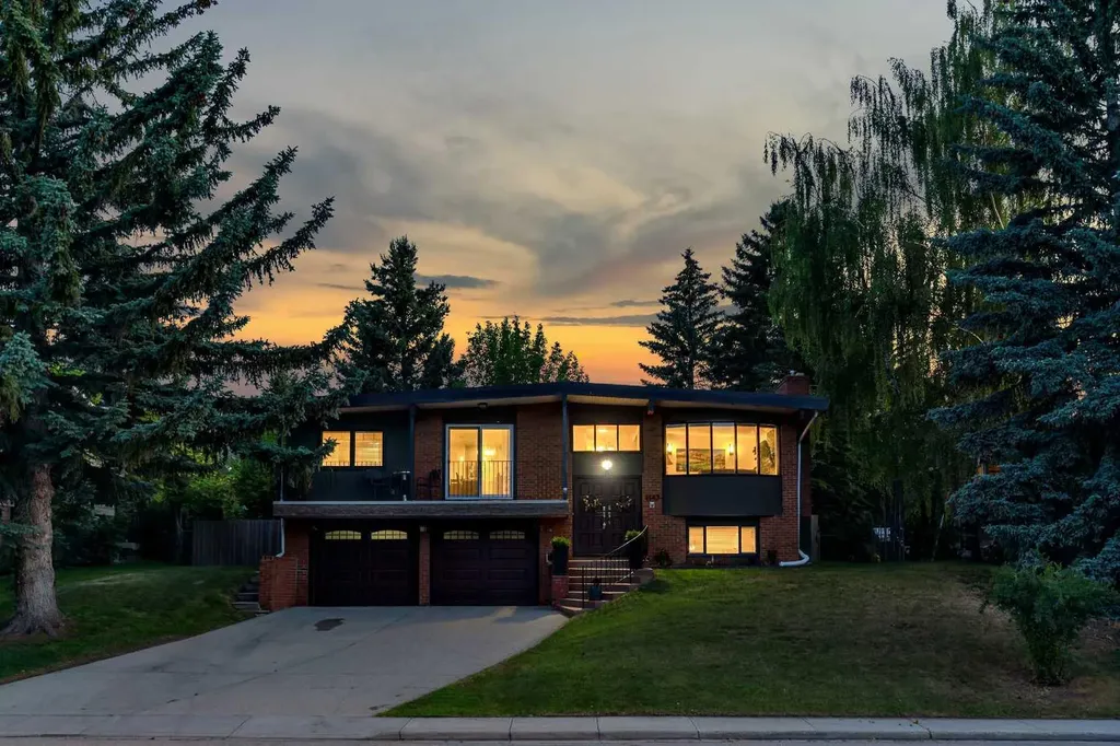 4143 Varsity Road NW Calgary AB T3B 2Y5