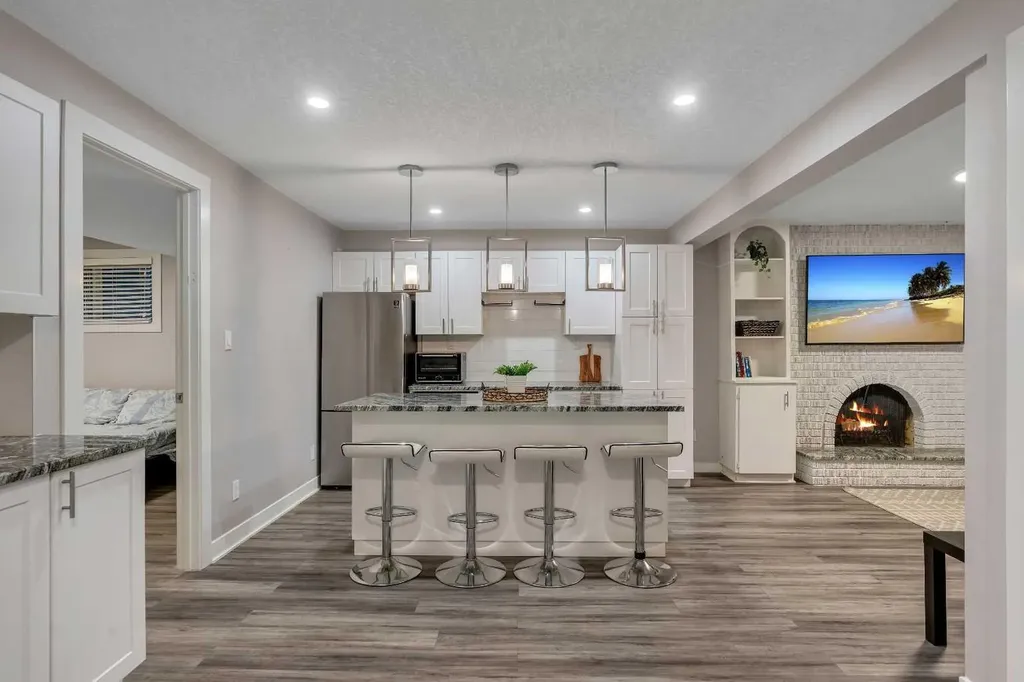 4143 Varsity Road NW Calgary AB T3B 2Y5