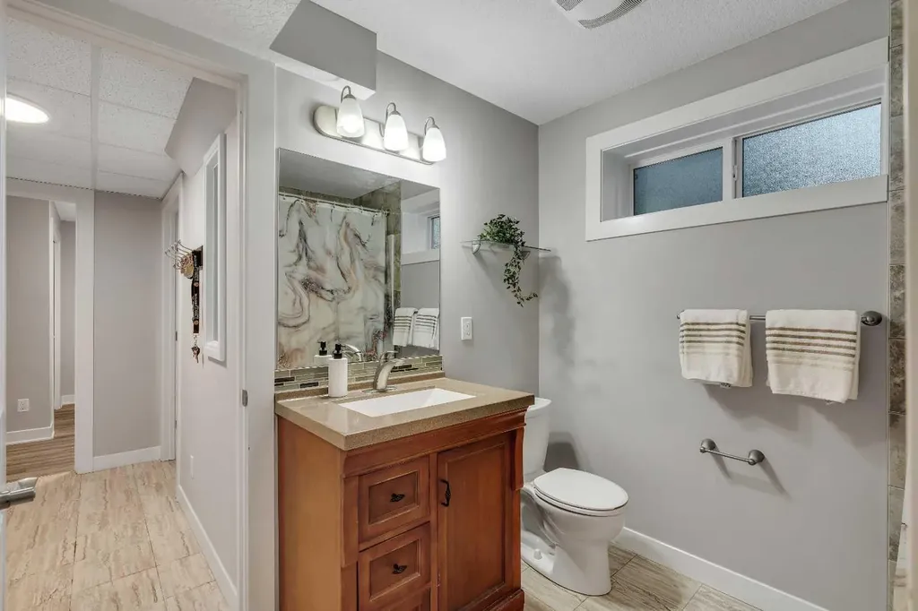 4143 Varsity Road NW Calgary AB T3B 2Y5