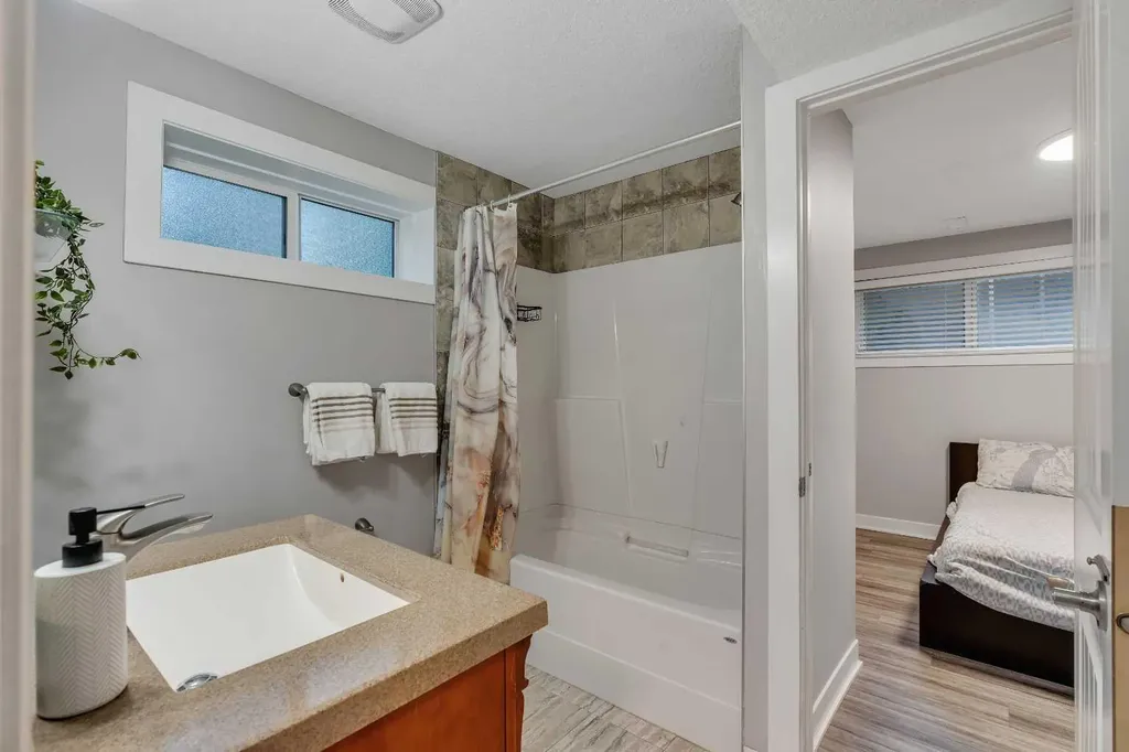 4143 Varsity Road NW Calgary AB T3B 2Y5