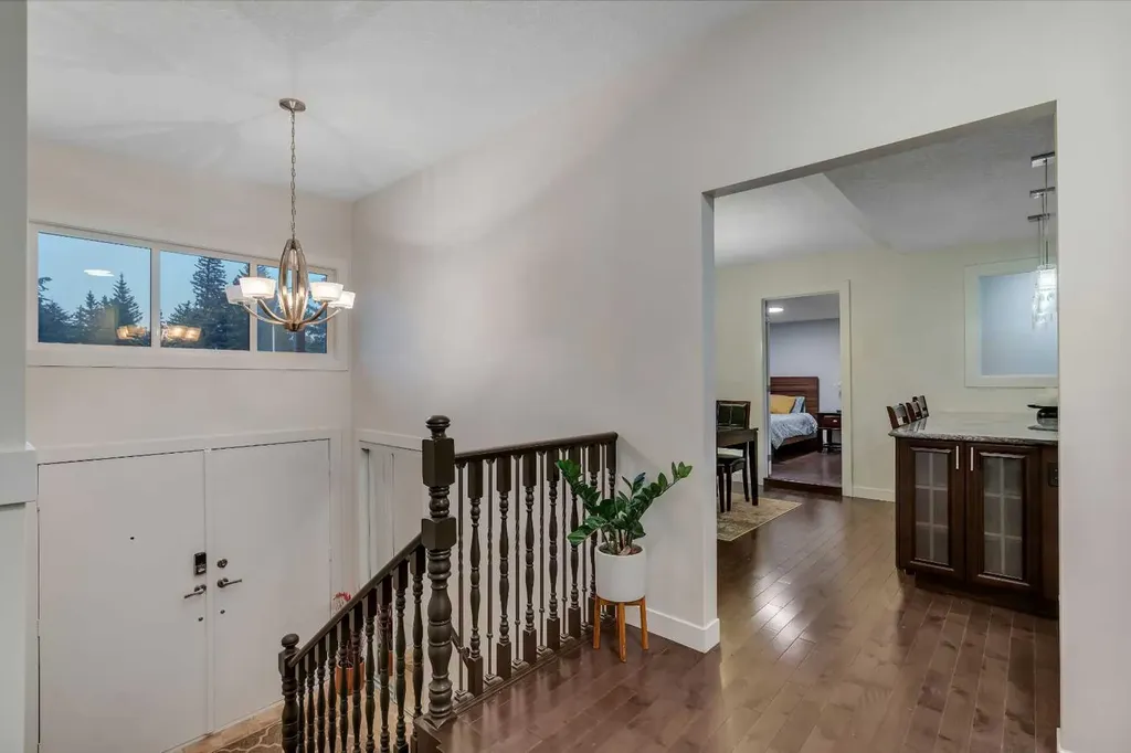 4143 Varsity Road NW Calgary AB T3B 2Y5