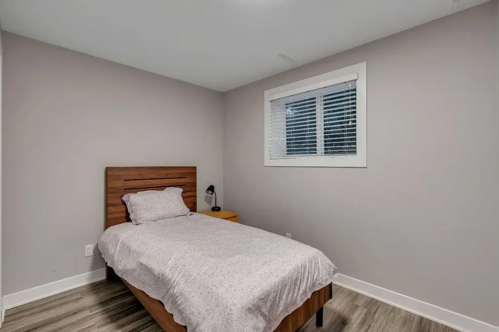4143 Varsity Road NW Calgary AB T3B 2Y5