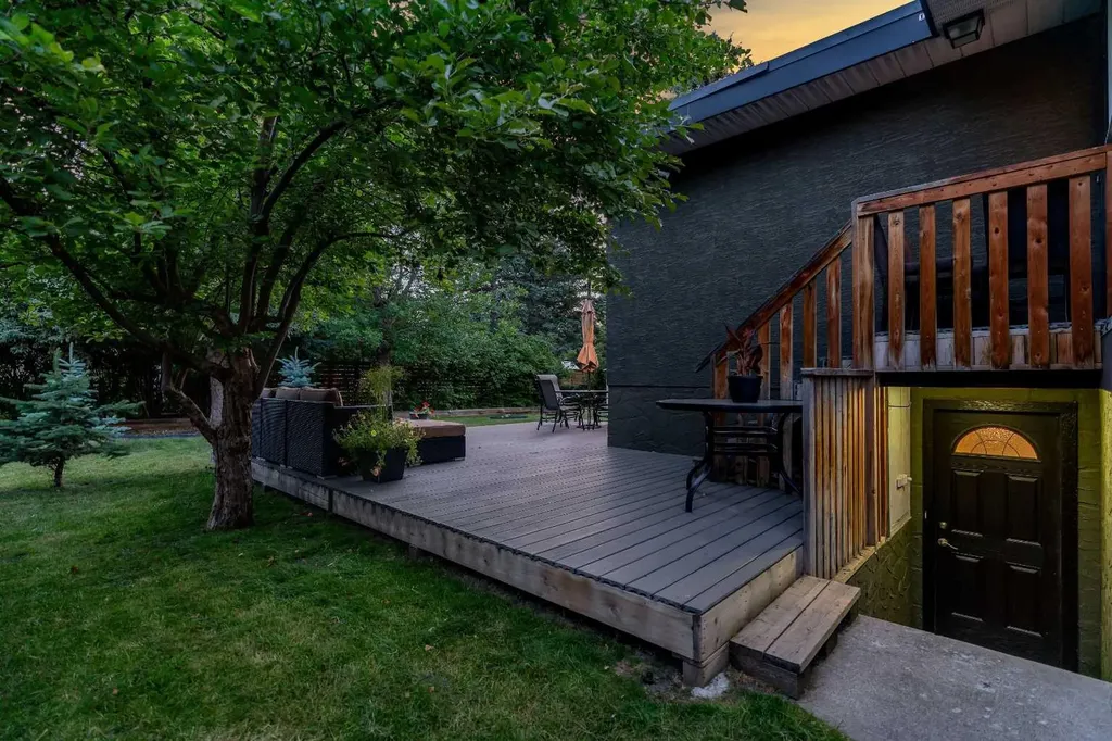 4143 Varsity Road NW Calgary AB T3B 2Y5