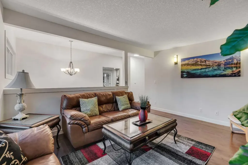 4143 Varsity Road NW Calgary AB T3B 2Y5