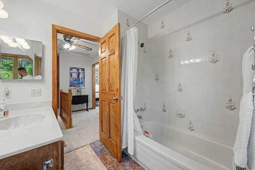75 Deerbrook Road SE Calgary AB T2J 6G5