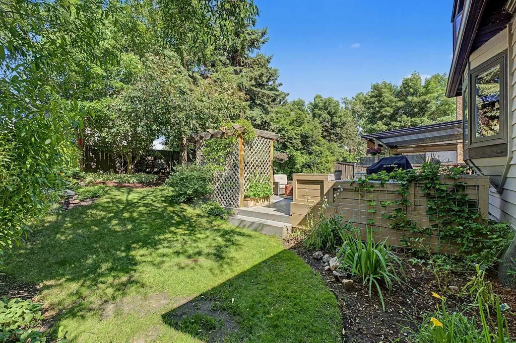 75 Deerbrook Road SE Calgary AB T2J 6G5