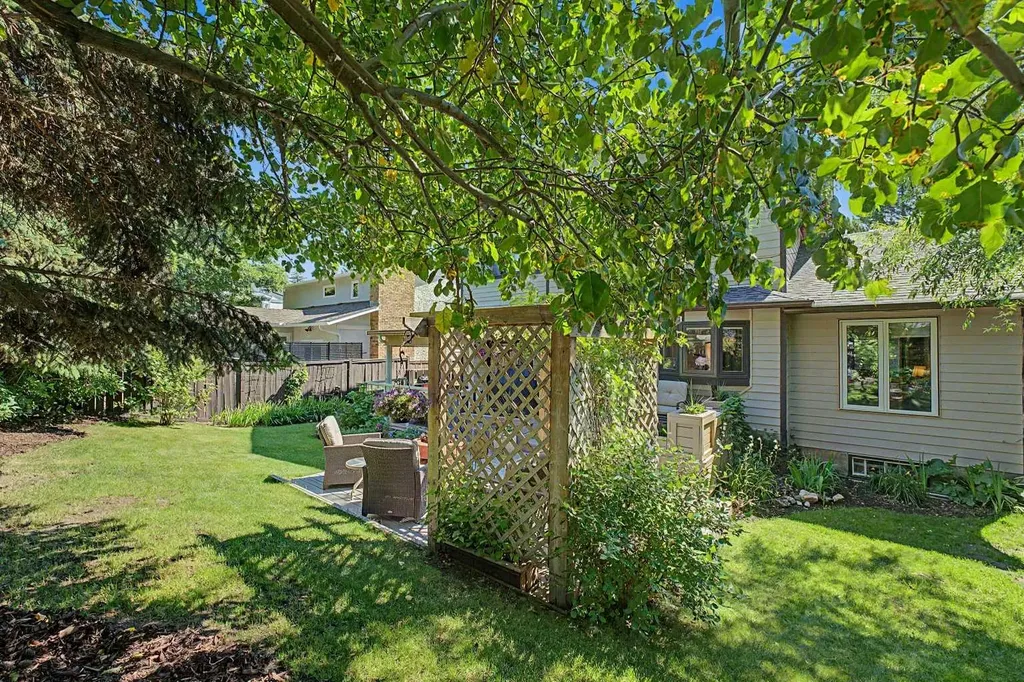 75 Deerbrook Road SE Calgary AB T2J 6G5