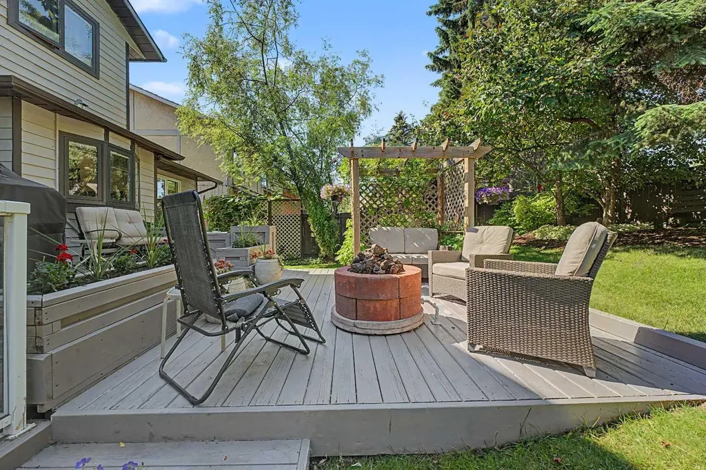 75 Deerbrook Road SE Calgary AB T2J 6G5