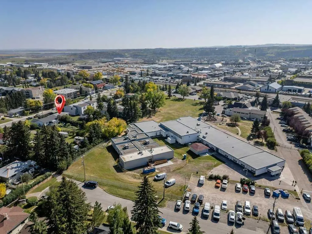 217 Ross Avenue Cochrane AB T4C1C9