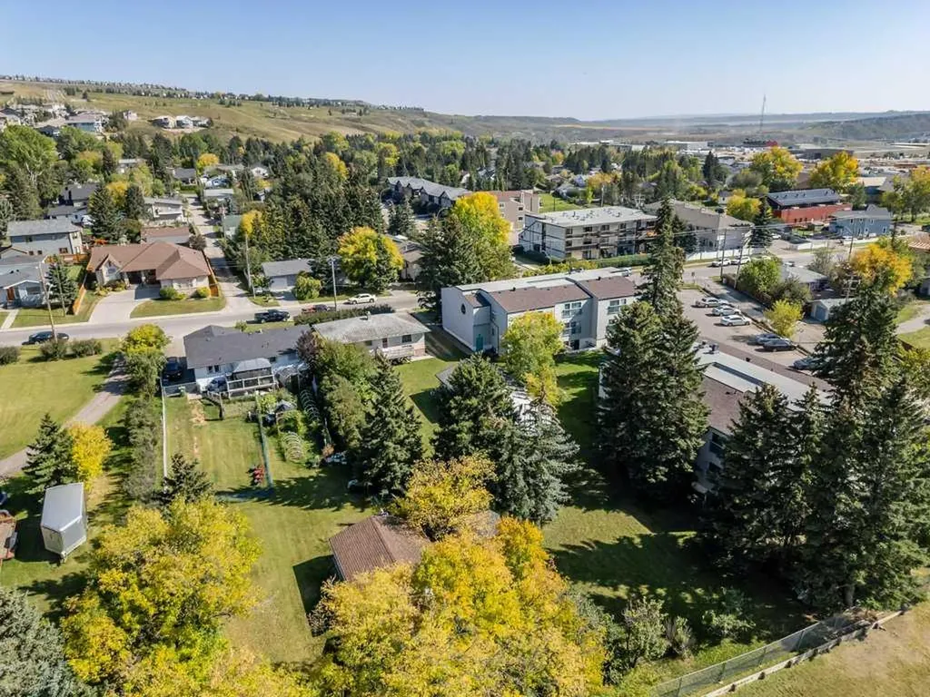 217 Ross Avenue Cochrane AB T4C1C9