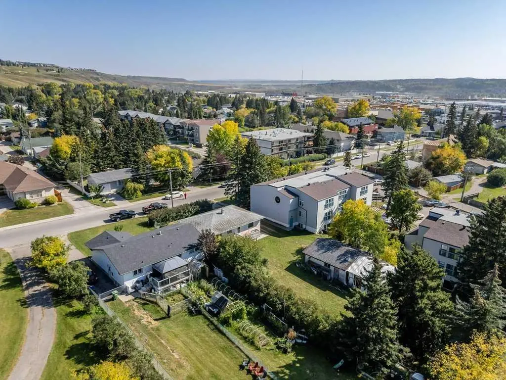 217 Ross Avenue Cochrane AB T4C1C9