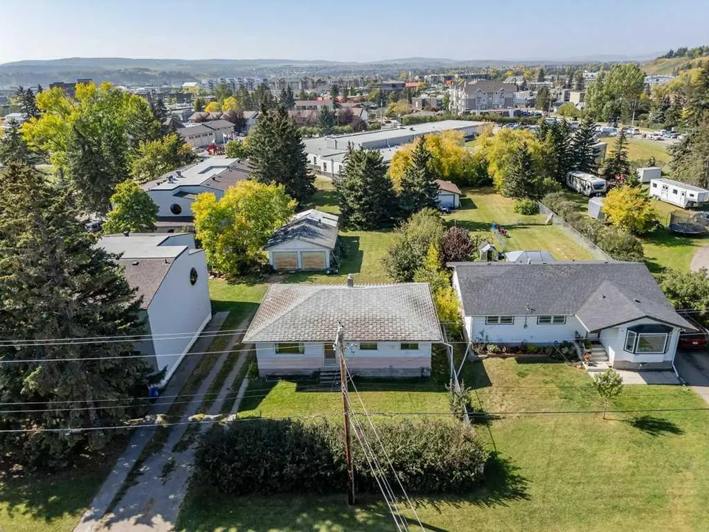 217 Ross Avenue Cochrane AB T4C1C9