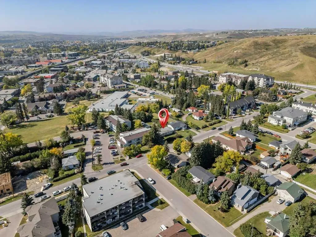 217 Ross Avenue Cochrane AB T4C1C9