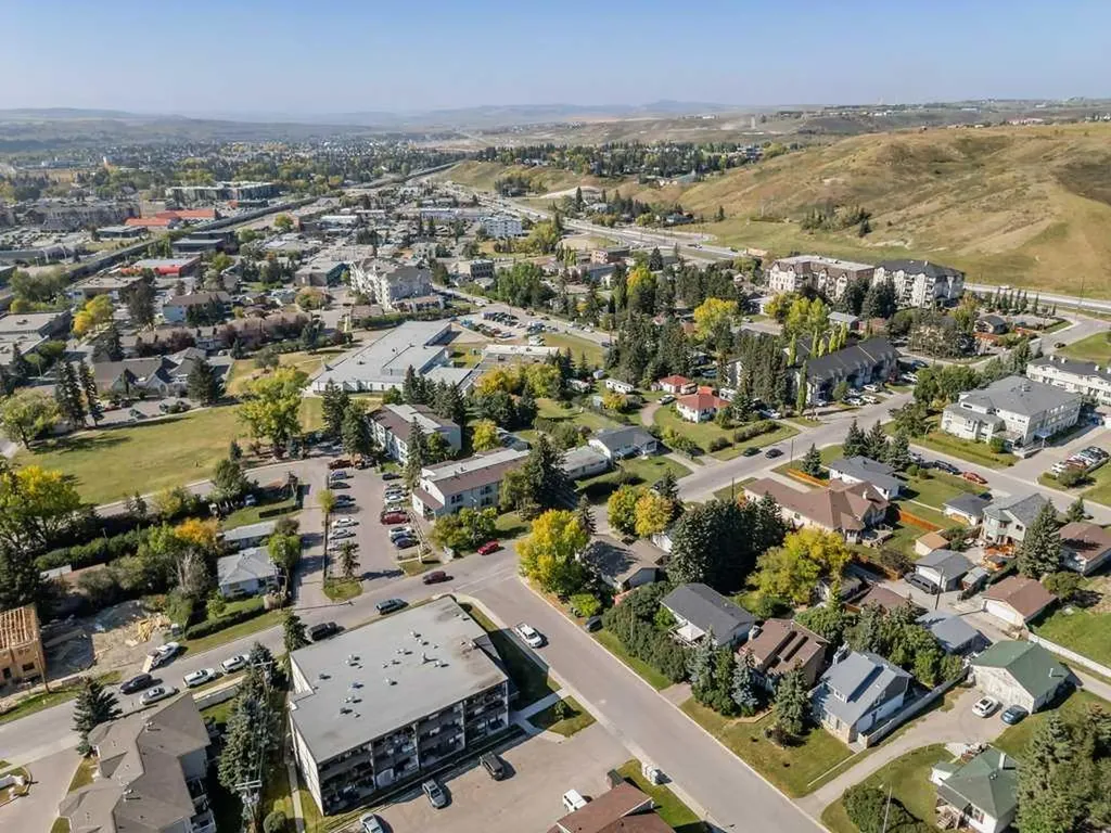217 Ross Avenue Cochrane AB T4C1C9