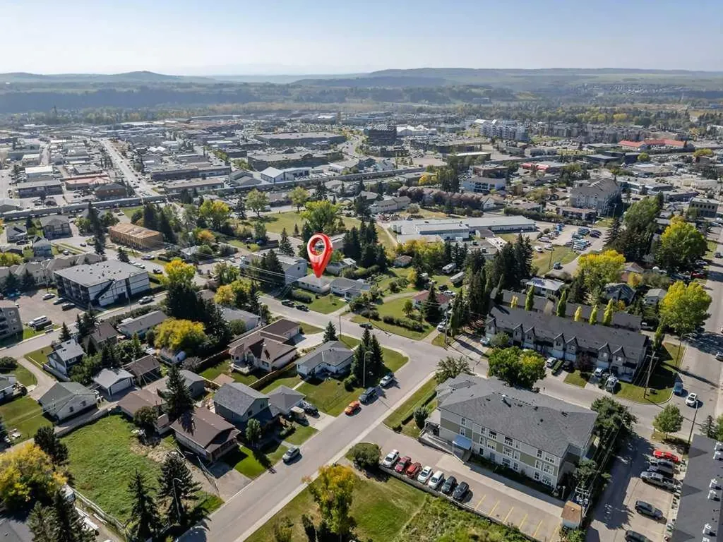 217 Ross Avenue Cochrane AB T4C1C9