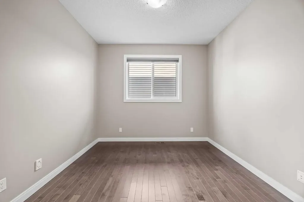 63 Redstone Gardens NE Calgary AB T3N 0J8