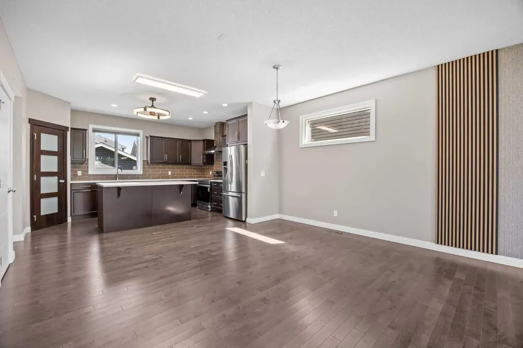 63 Redstone Gardens NE Calgary AB T3N 0J8