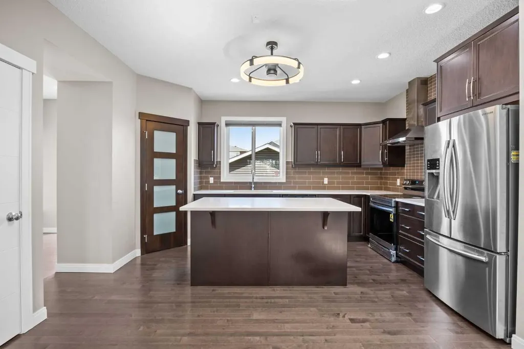 63 Redstone Gardens NE Calgary AB T3N 0J8