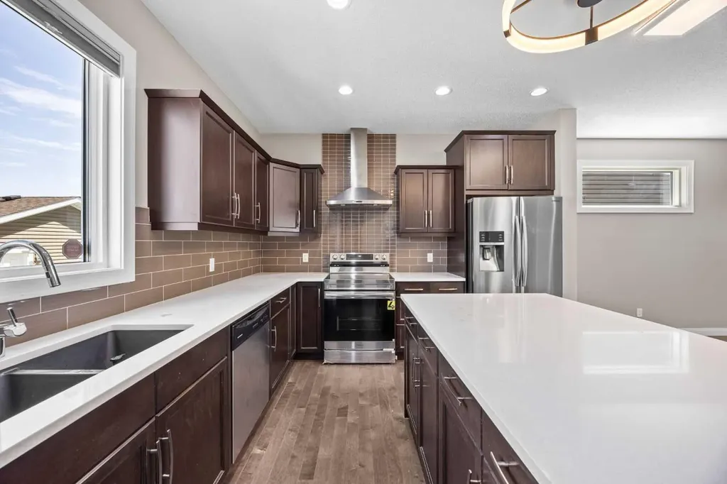 63 Redstone Gardens NE Calgary AB T3N 0J8