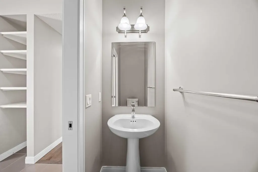 63 Redstone Gardens NE Calgary AB T3N 0J8