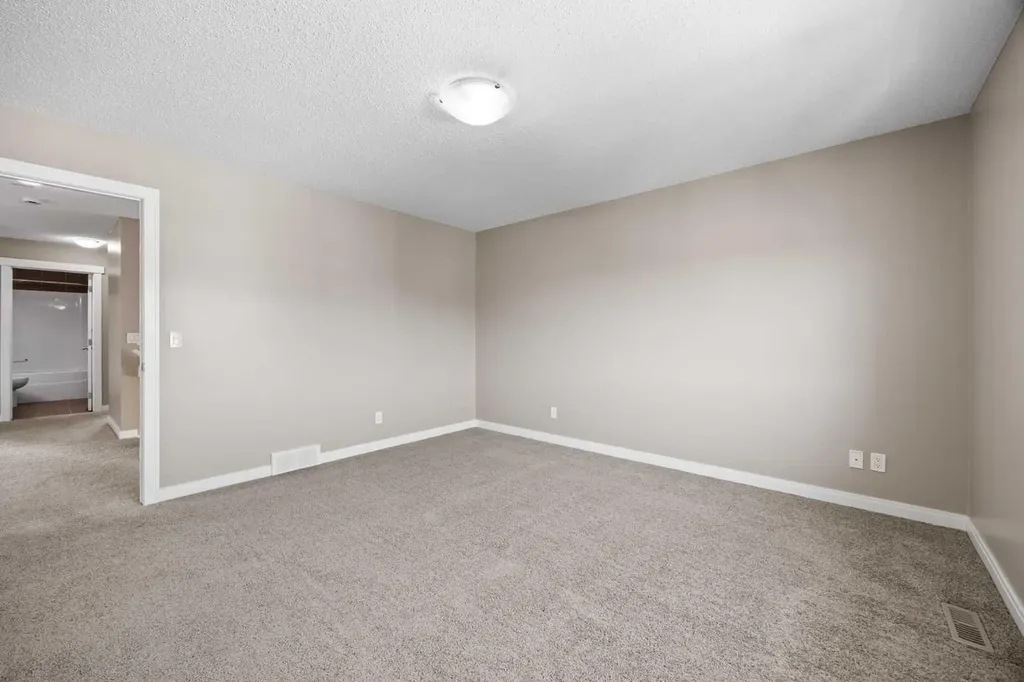63 Redstone Gardens NE Calgary AB T3N 0J8