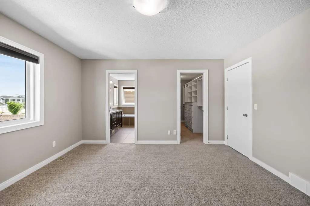 63 Redstone Gardens NE Calgary AB T3N 0J8