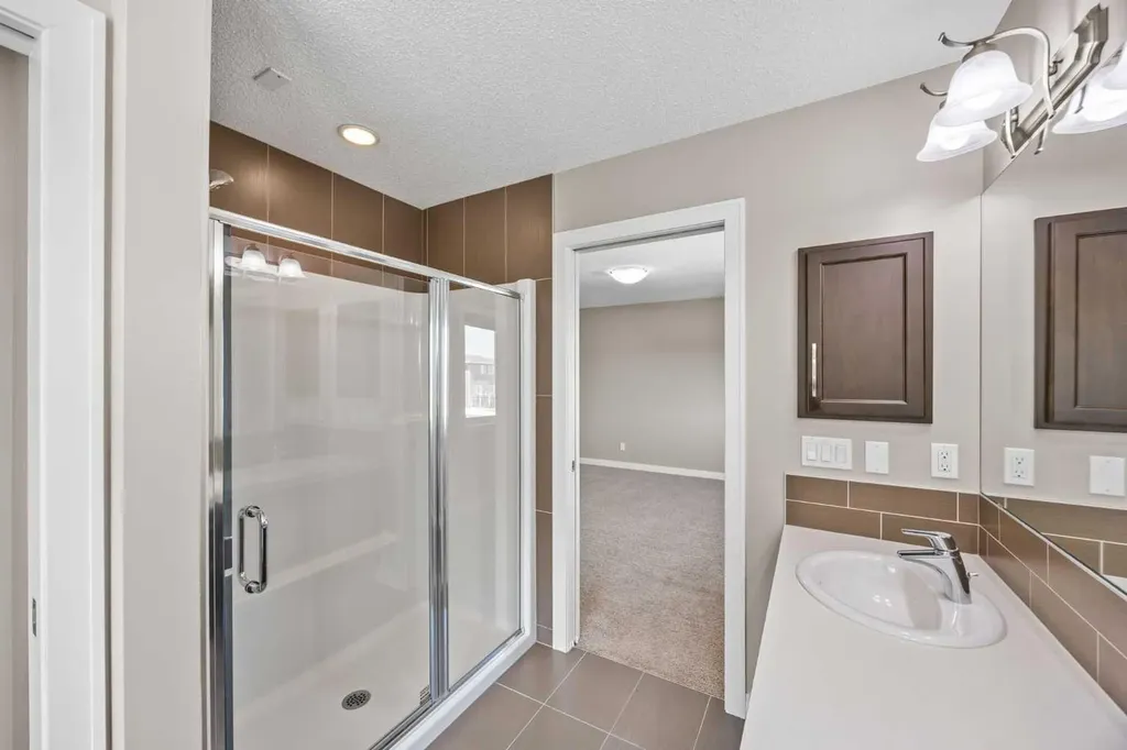 63 Redstone Gardens NE Calgary AB T3N 0J8