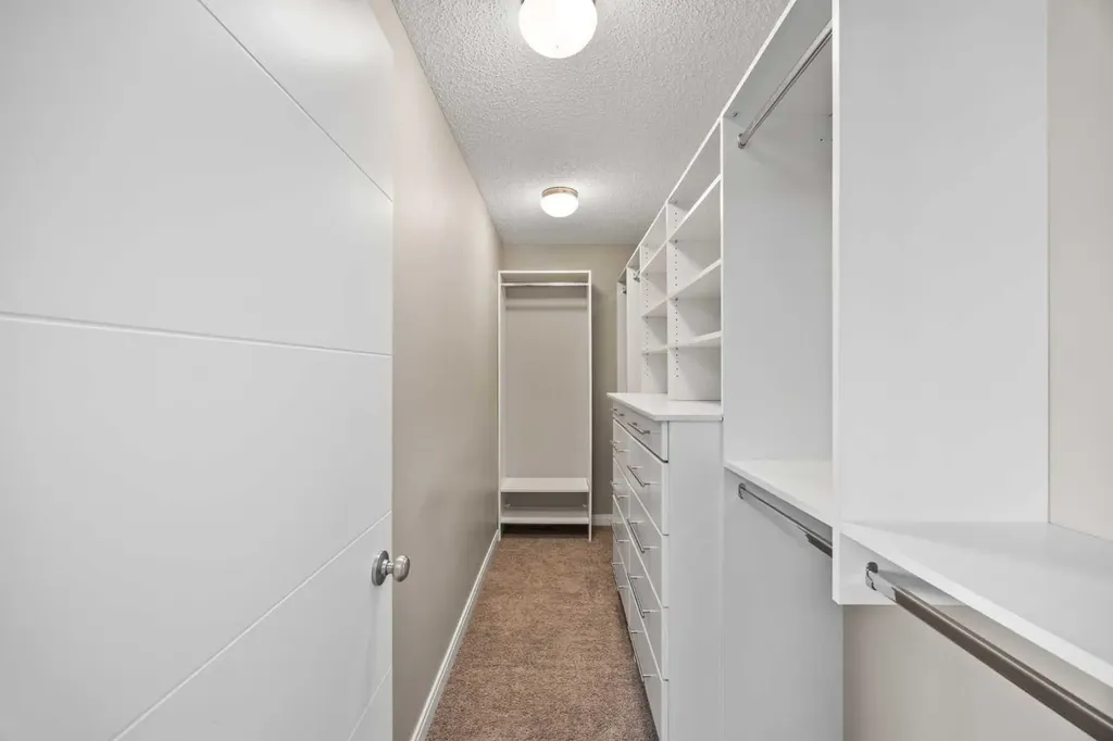 63 Redstone Gardens NE Calgary AB T3N 0J8