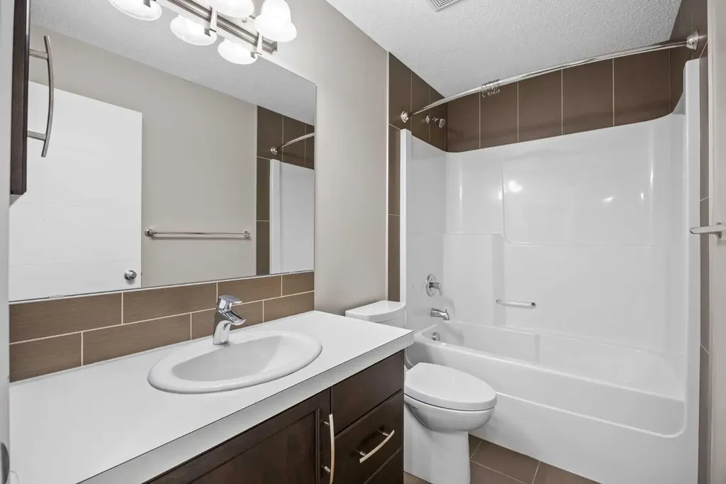 63 Redstone Gardens NE Calgary AB T3N 0J8